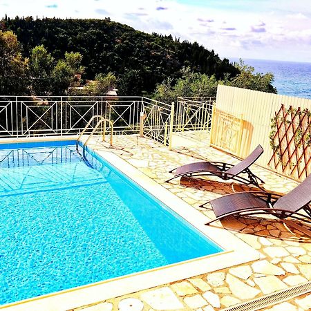 הוילה Agios Nikitas View מראה חיצוני תמונה